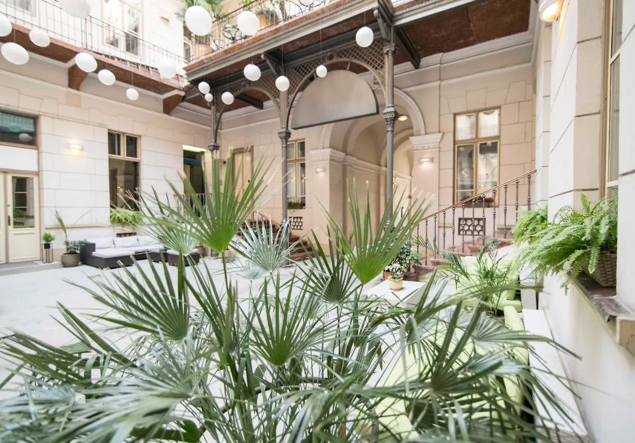 Harmonia Palace Budapest Apartment